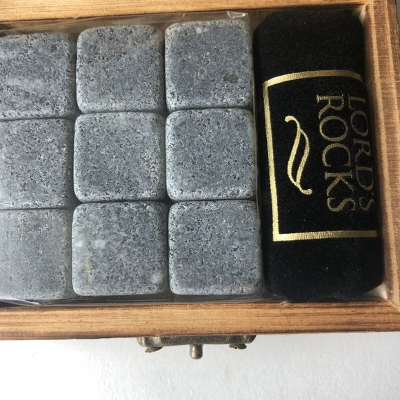 NWOT Lords Rocks Bourbon Whiskey Stone Set-9 Marble Rock-wooden chest-velvet bag - Picture 2 of 7